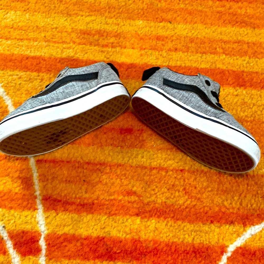 Vans - Picture 2 of 3